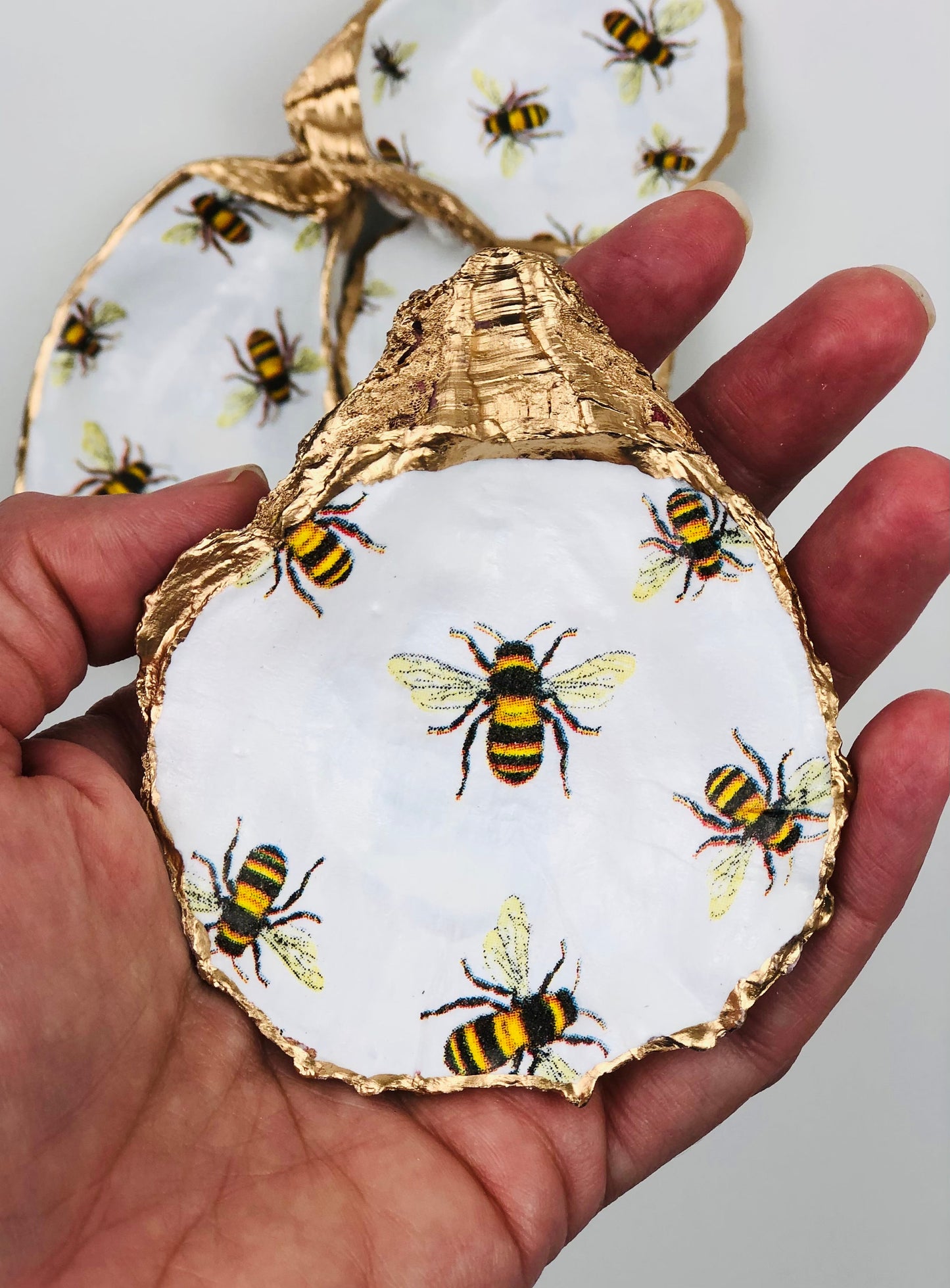 Bumble Bee Oyster Shell Ring Dish