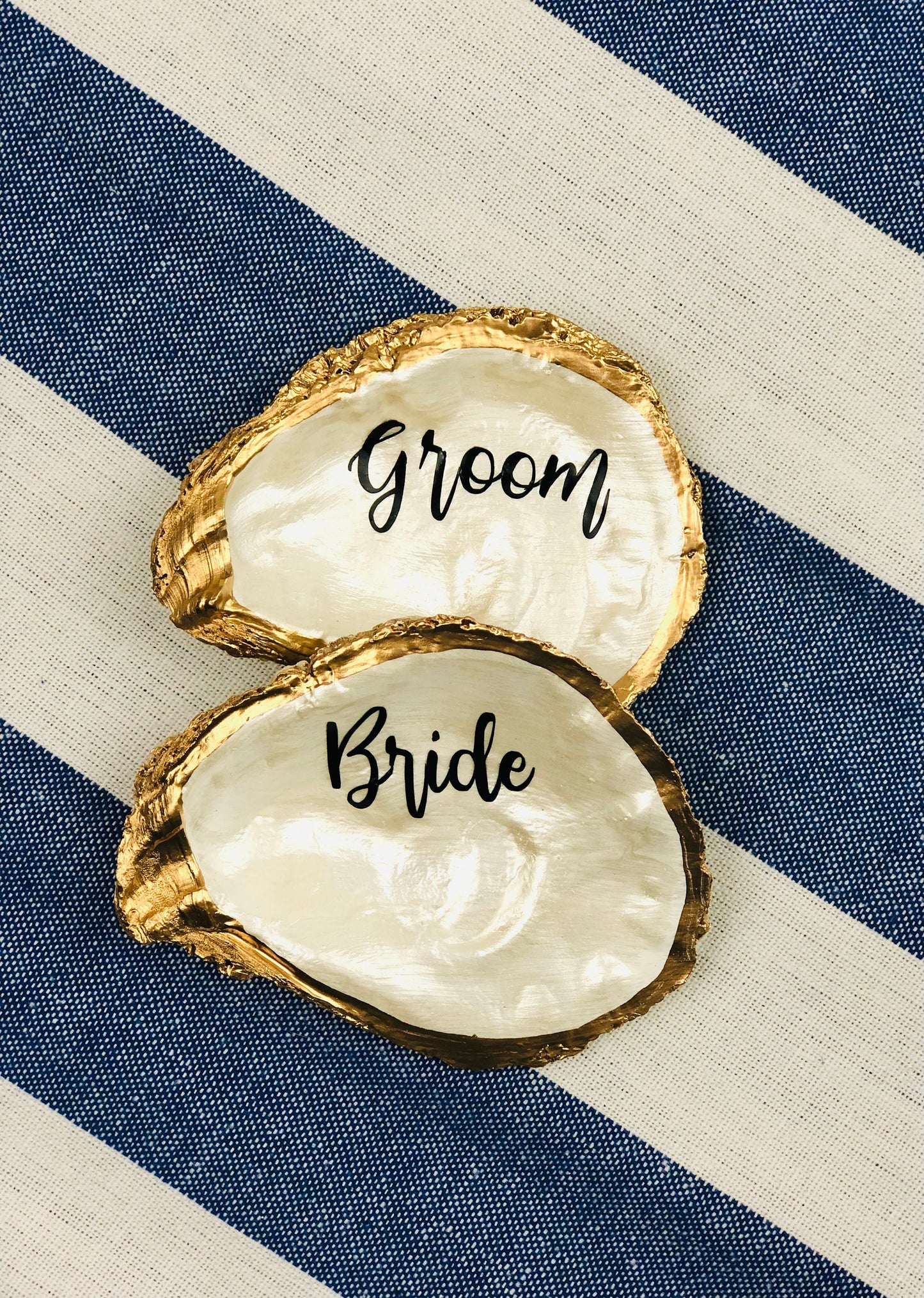 Bride and Groom Oyster Shell Set